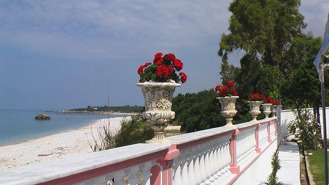 Villa Isabel Riza  ภายนอก รูปภาพ