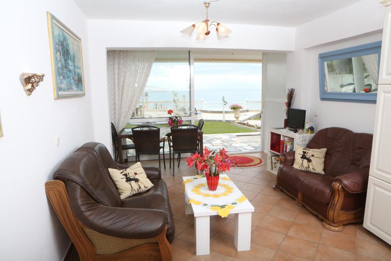 Villa Isabel Riza  ภายนอก รูปภาพ